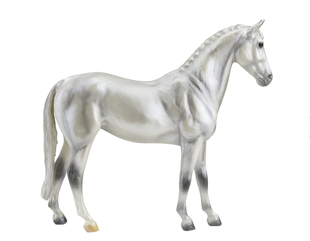 Breyer Pearly Grey Trakehner