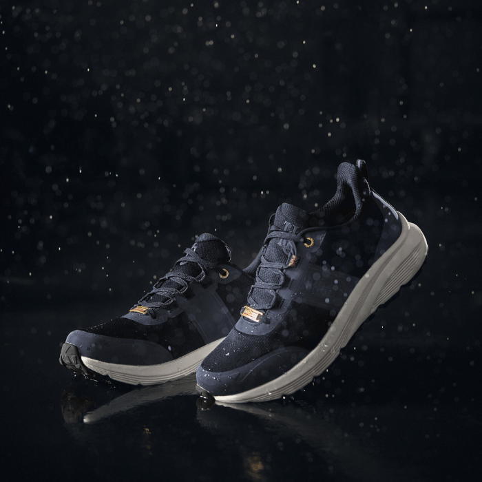 Holland Cooper Burghley Waterproof Trainer in Ink Navy