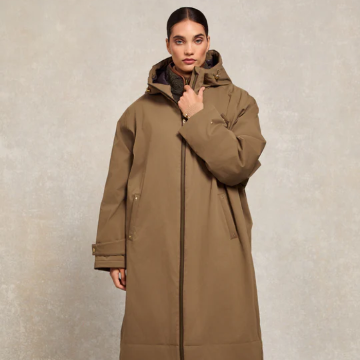 Holland Cooper One-Size Lightweight Waterproof Coat in Mink