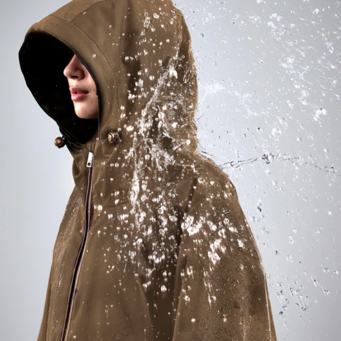 Holland Cooper One-Size Lightweight Waterproof Coat in Mink