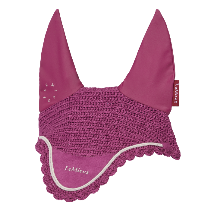LeMieux AW26 Classic Fly Hood Variant Colour Blackberry.
A pink and magenta horse fly veil with pointed ear covers, featuring a textured knit body, scalloped trim, and the LeMieux brand name embroidered on the front.