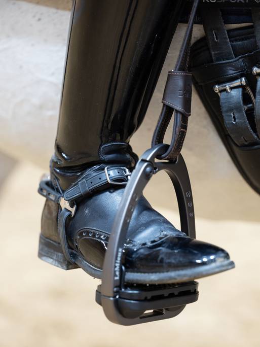 LeMieux Vector Close Contact Stirrup Leathers-Stirrups & Stirrup Leathers-Eland Lodge