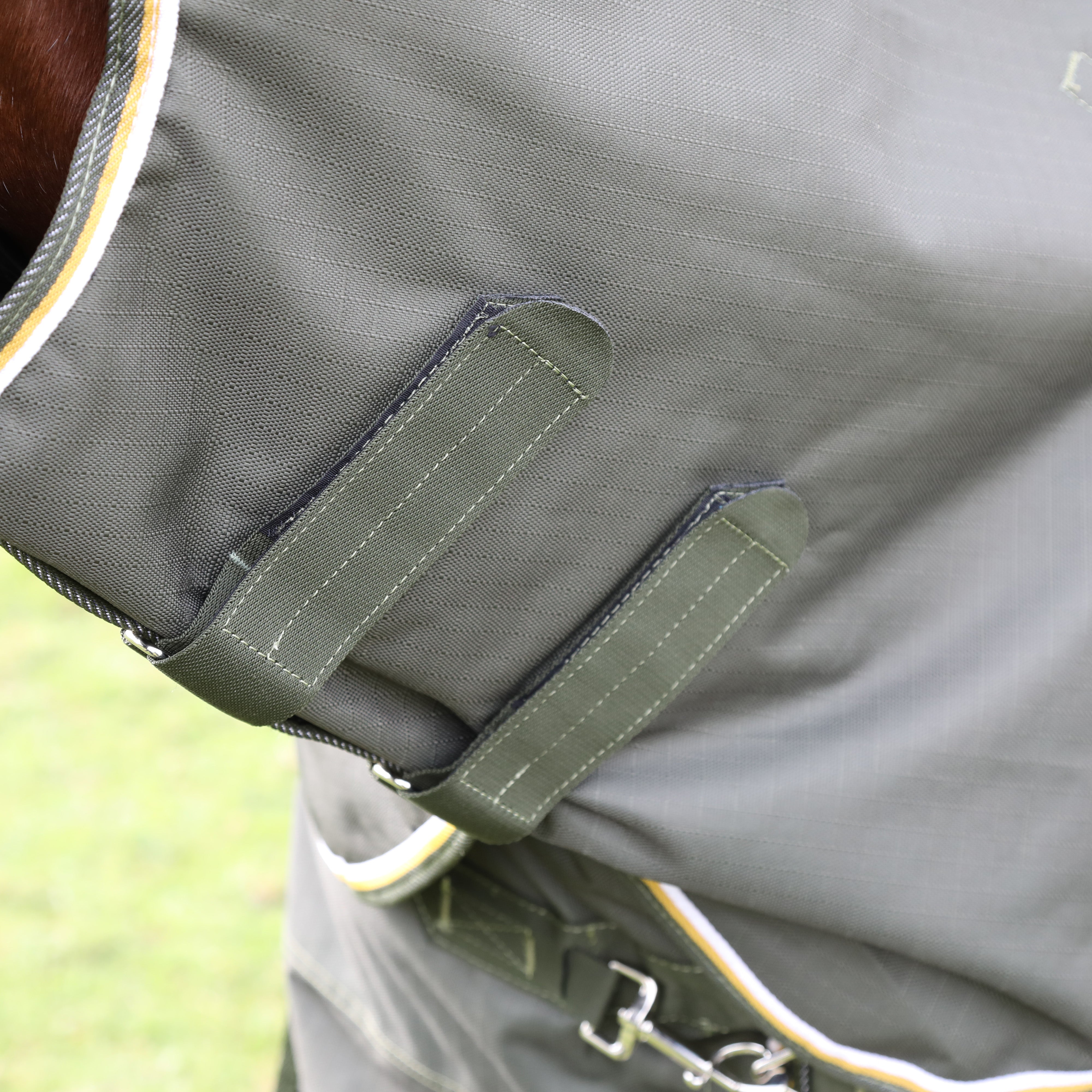 Shires Highlander Plus 50g Turnout Neck Cover-Turnout Rugs-Eland Lodge