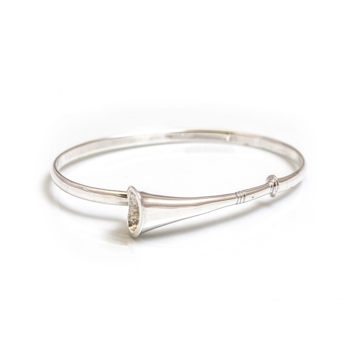 Hiho Silver Hunting Horn Bangle